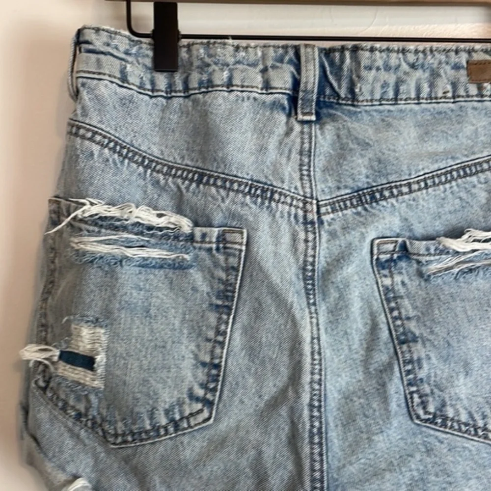 Garage Distressed Stone Wash Denim Shorts 9 - Picture 8 of 11